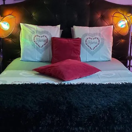 Peniche Morgane 2 Sas Les Betises * Cambrai