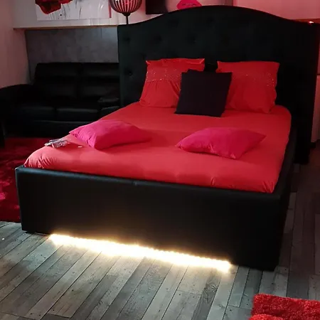 Peniche Morgane 2 Sas Les Betises Hotel na wodzie