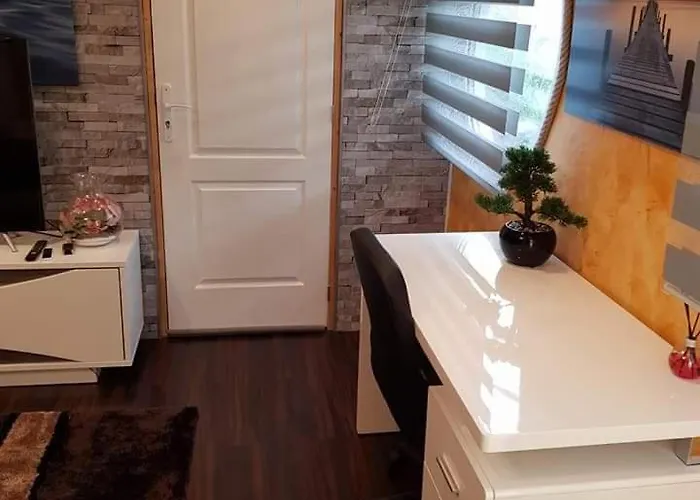 Bateau-hôtel Péniche Morgane 2 Sas Les Bêtises